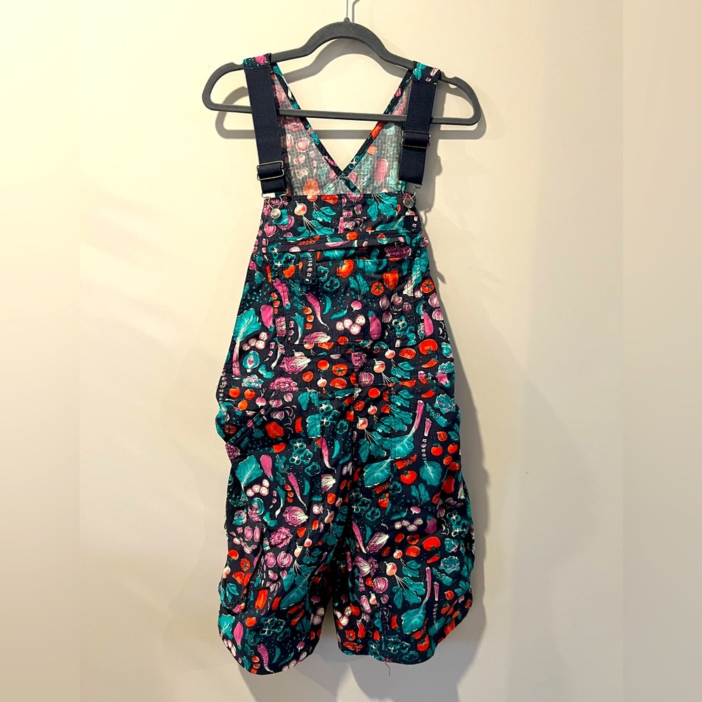 Duluth Trading Heirloom Gardening Short Overalls Vegetable Print SZ M
